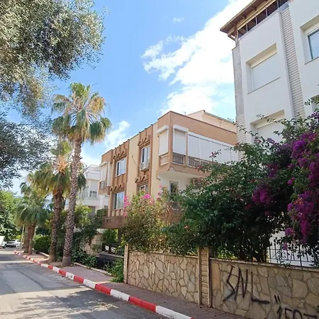 Lara'da Modern Bir Vaha Apartment *